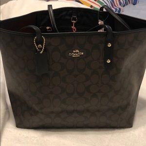 NTW COACH SIGNATURE CITY TOTE F36126